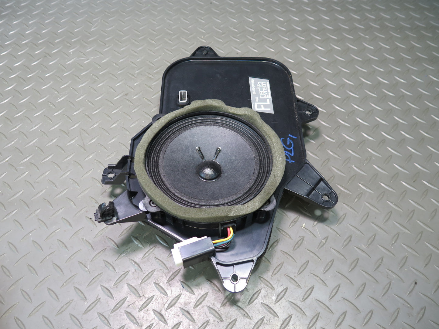 01-05 Lexus UZS161L GS300 GS430 Set of 2 Mark Levinson Front Door Speaker OEM