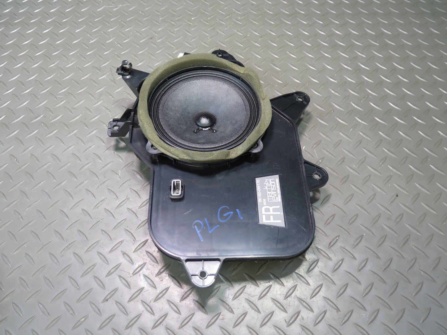 01-05 Lexus UZS161L GS300 GS430 Set of 2 Mark Levinson Front Door Speaker OEM