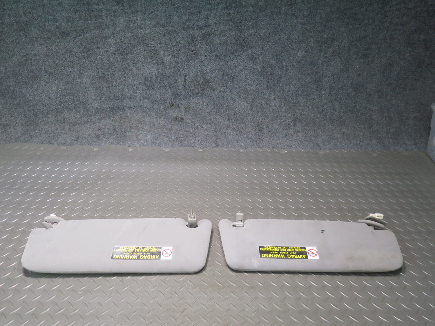01-05 Lexus UZS161L GS300 GS430 Set of 2 Front Left & Right Sun Visor OEM