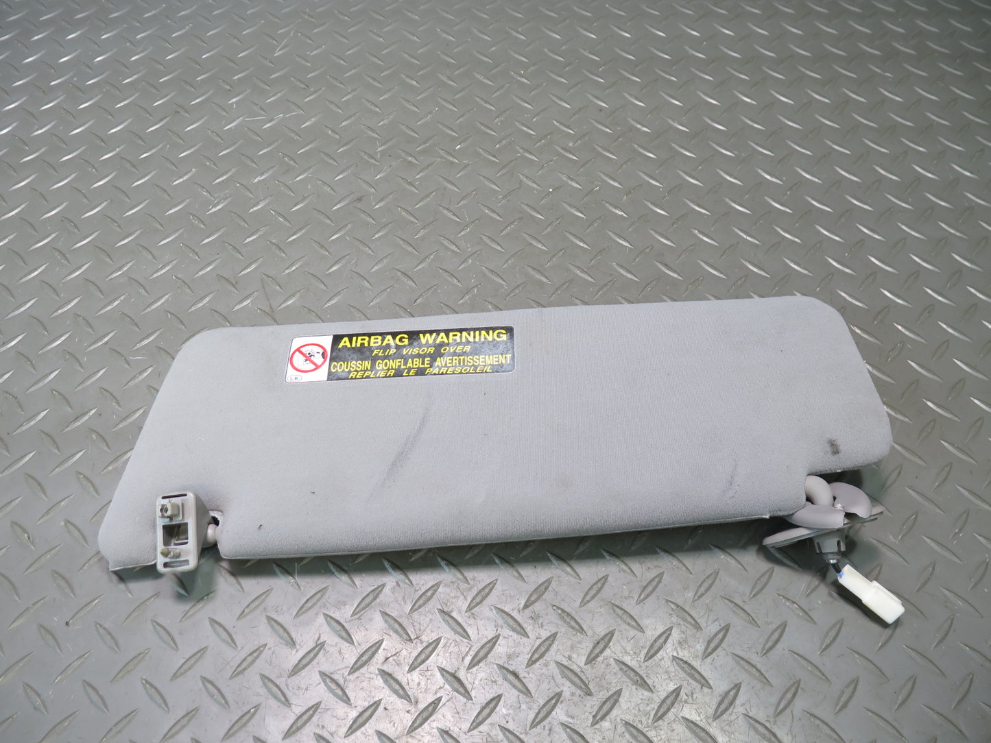 01-05 Lexus UZS161L GS300 GS430 Set of 2 Front Left & Right Sun Visor OEM