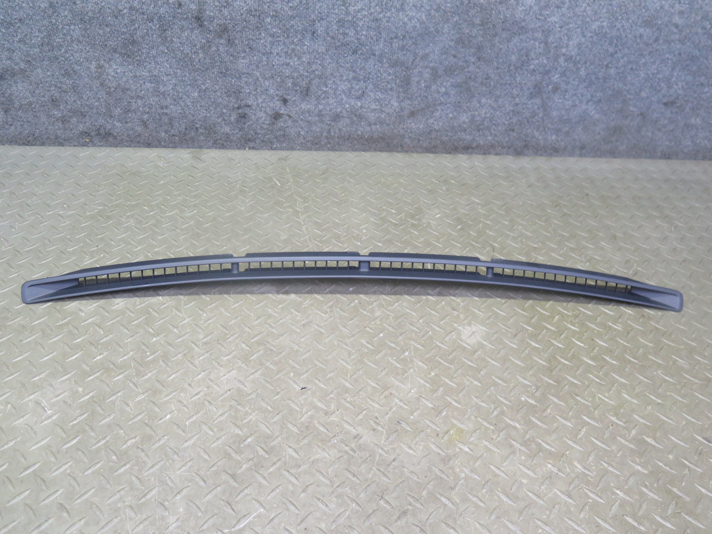 98-05 Lexus UZS161L GS300 GS400 GS430 Dash Upper Defrost Air Vent Grille OEM