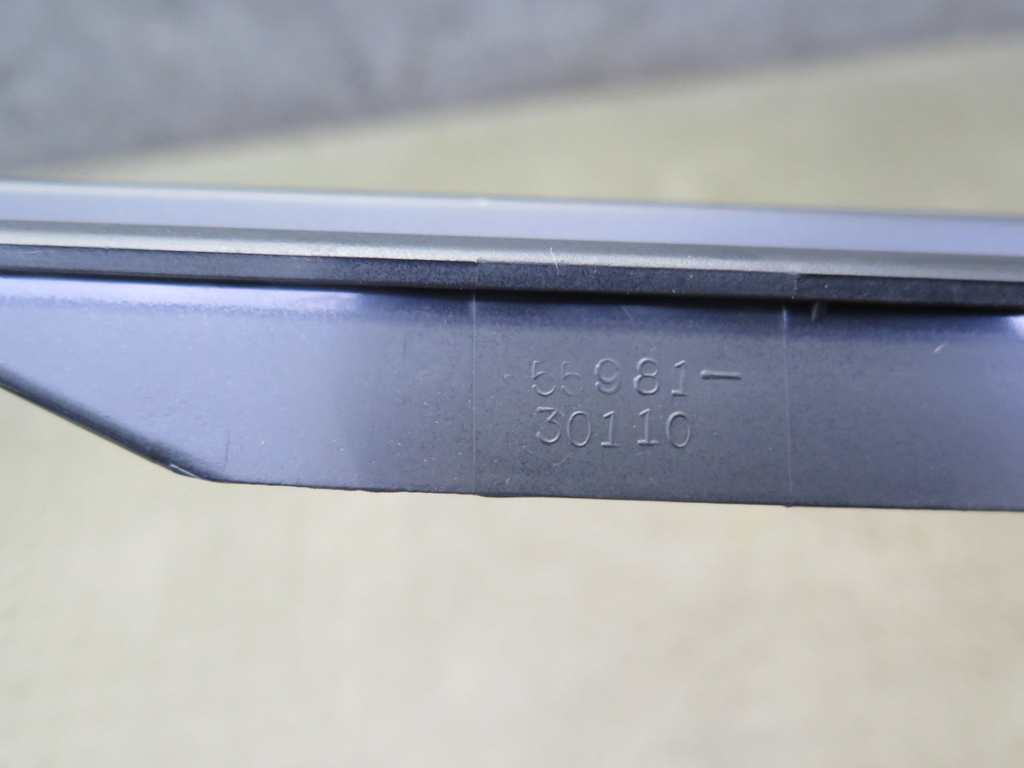 98-05 Lexus UZS161L GS300 GS400 GS430 Dash Upper Defrost Air Vent Grille OEM
