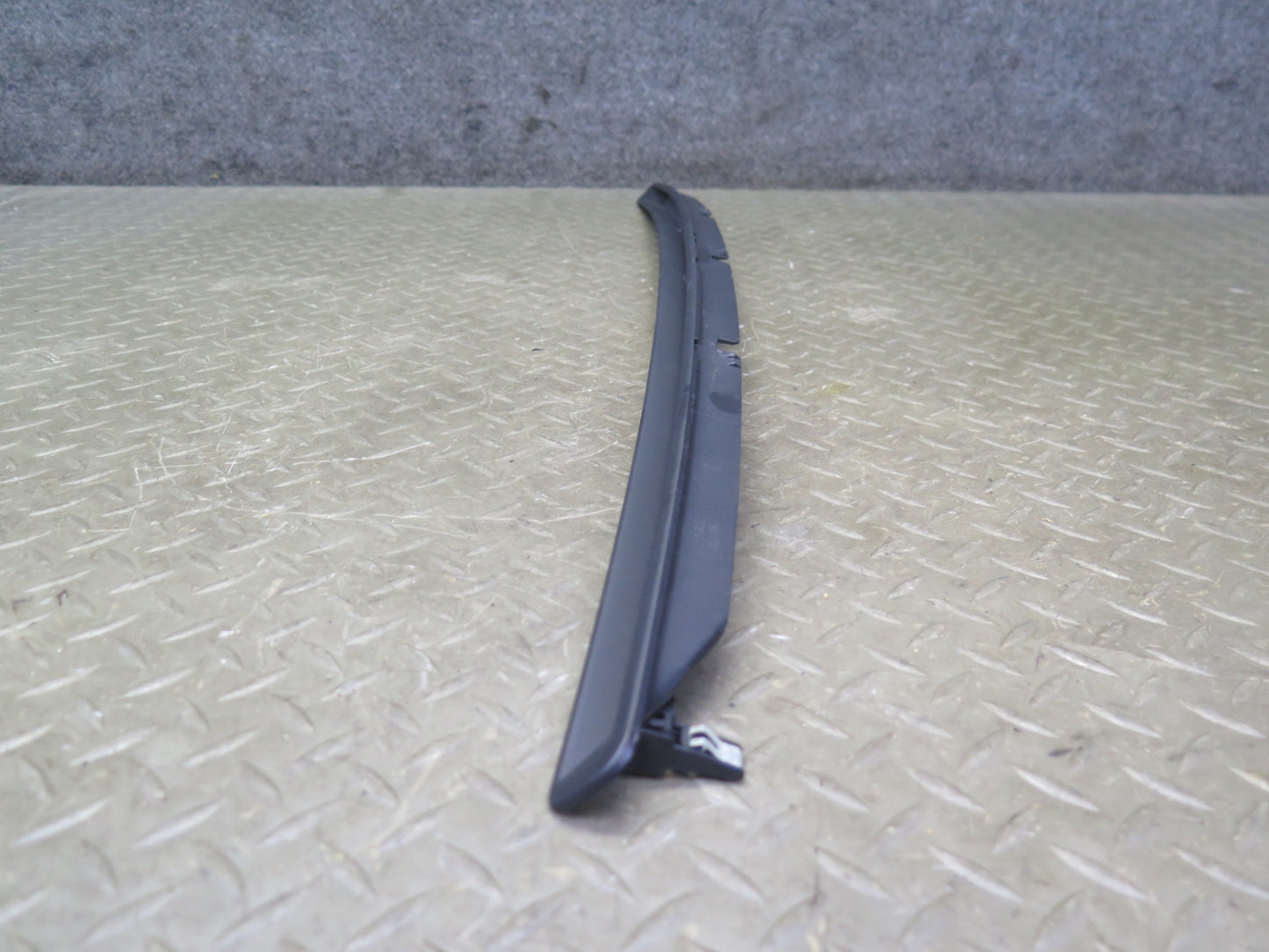 98-05 Lexus UZS161L GS300 GS400 GS430 Dash Upper Defrost Air Vent Grille OEM