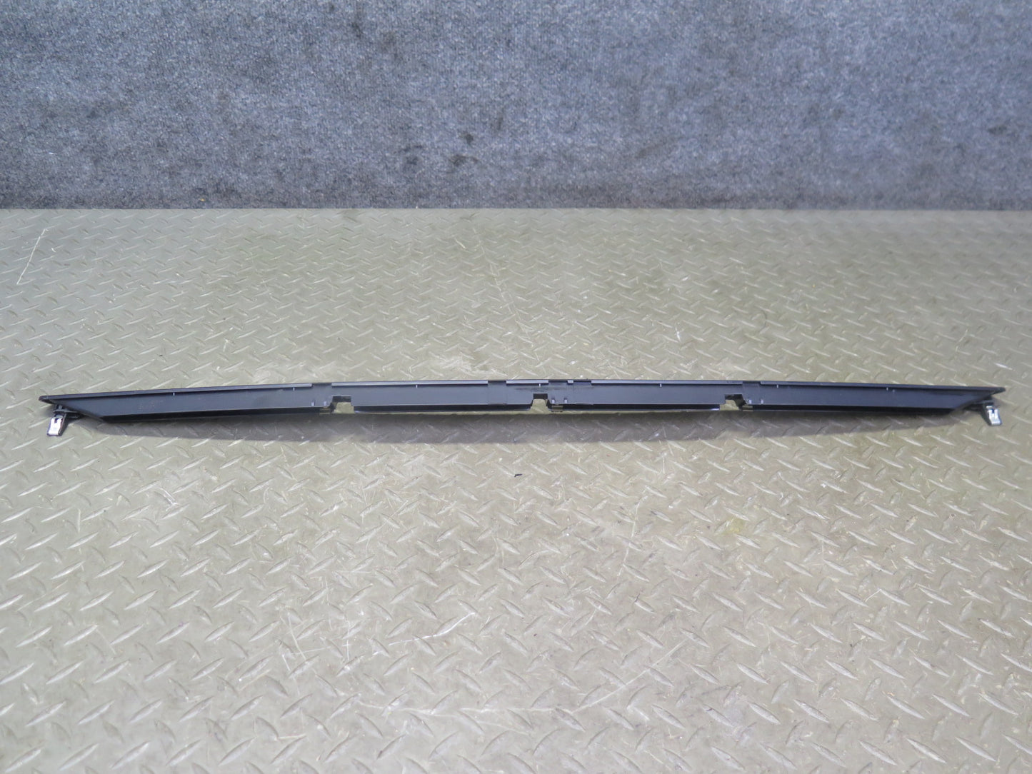 98-05 Lexus UZS161L GS300 GS400 GS430 Dash Upper Defrost Air Vent Grille OEM