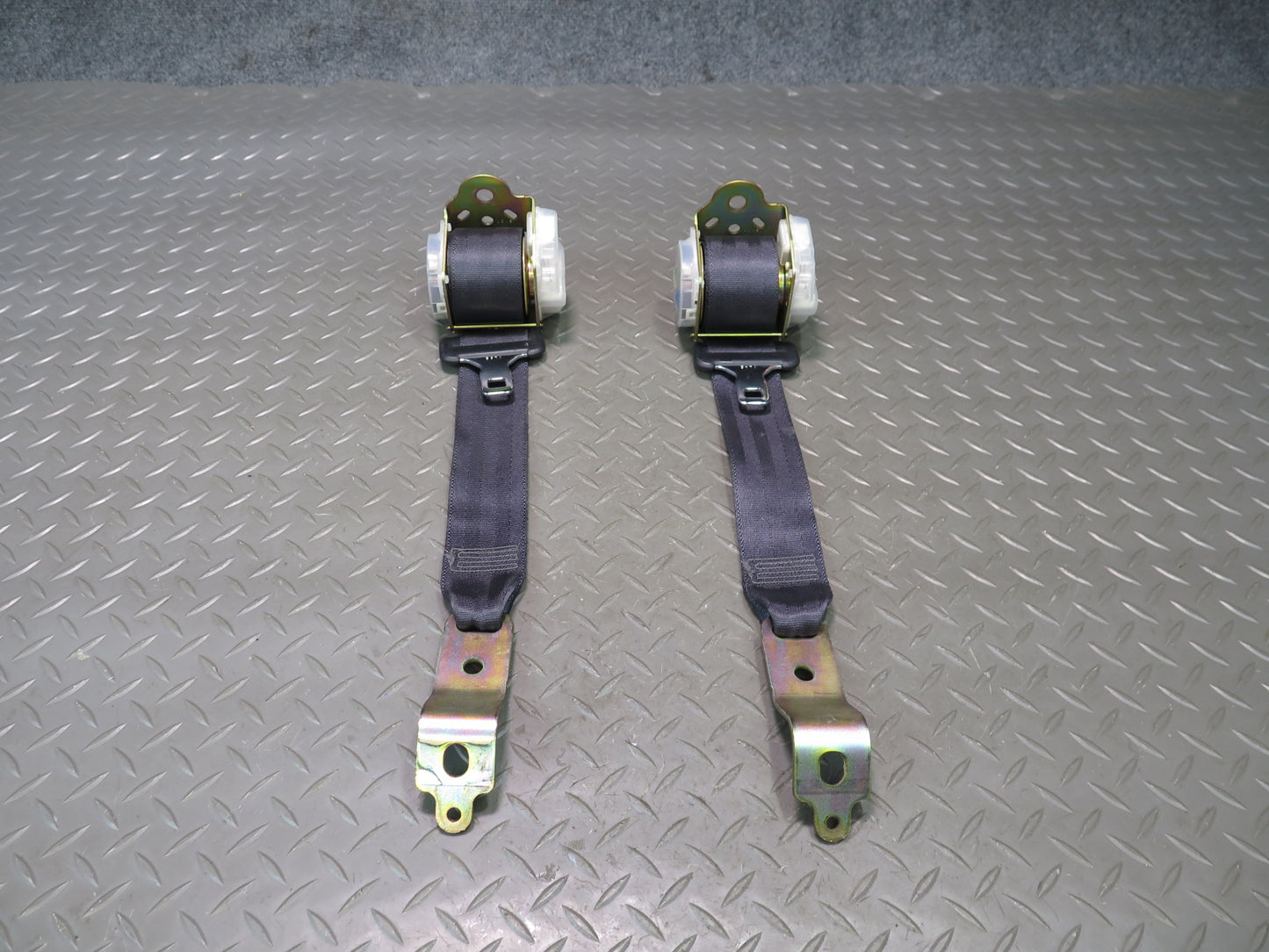 02-08 LEXUS SC430 Z40 REAR LEFT & RIGHT SIDE SEATBELT RETRACTOR SET OEM
