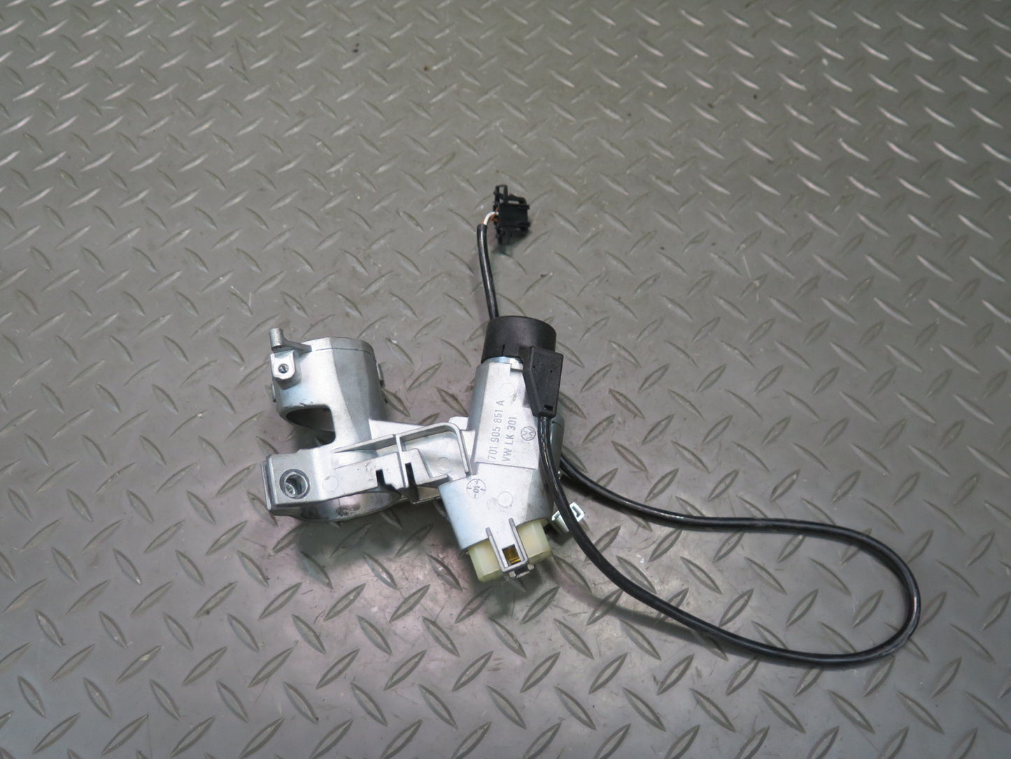 02-03 VW Eurovan T4 2.8L A/T Engine ECU ECM Immo Ignition Lock KEY Handle Set