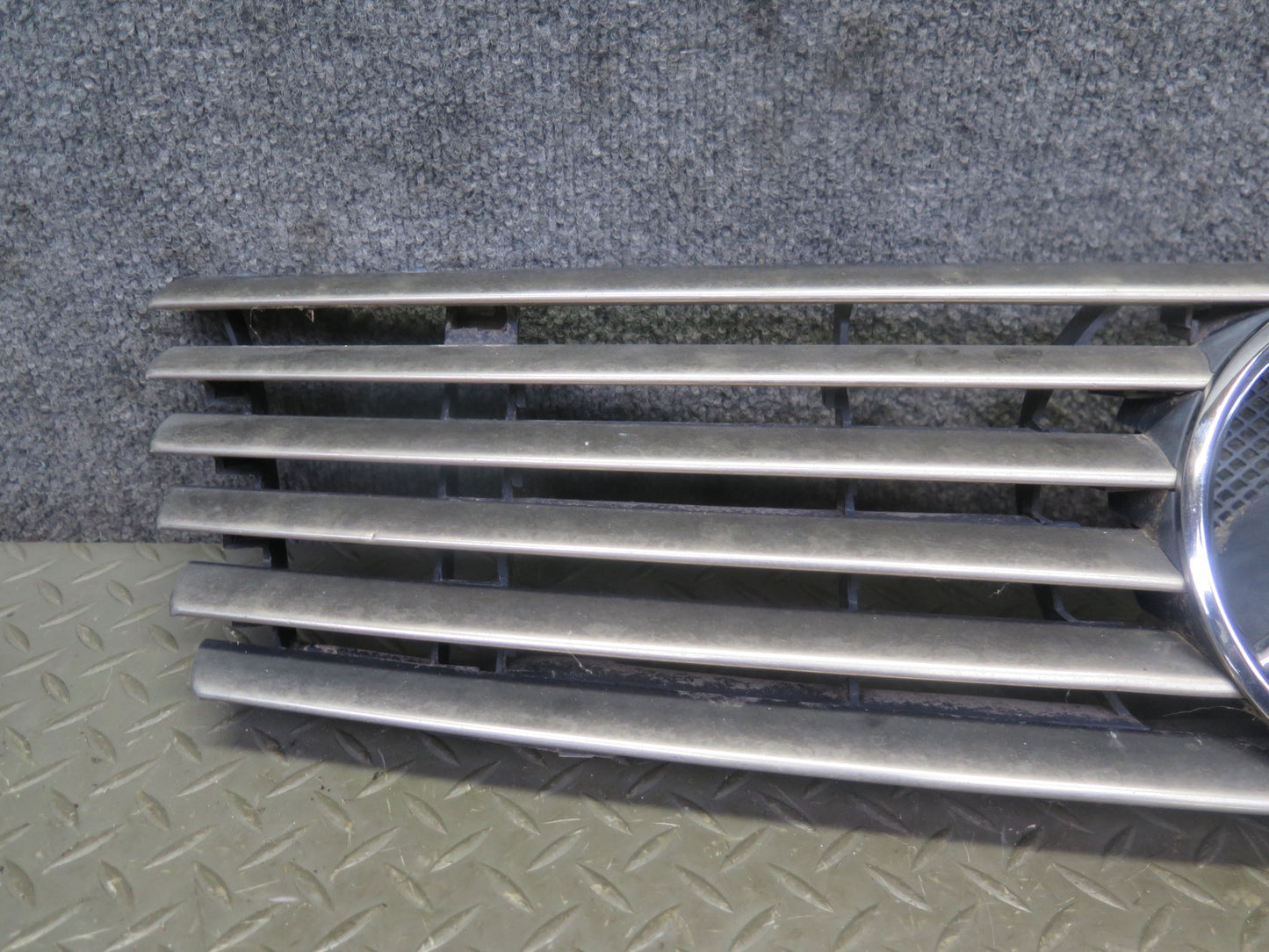 94-02 Mercedes R129 Sl-class Front Hood Radiator Grille w Emblem OEM