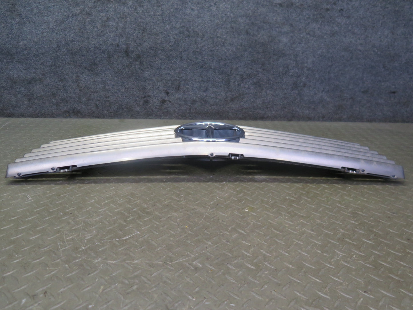 94-02 Mercedes R129 Sl-class Front Hood Radiator Grille w Emblem OEM