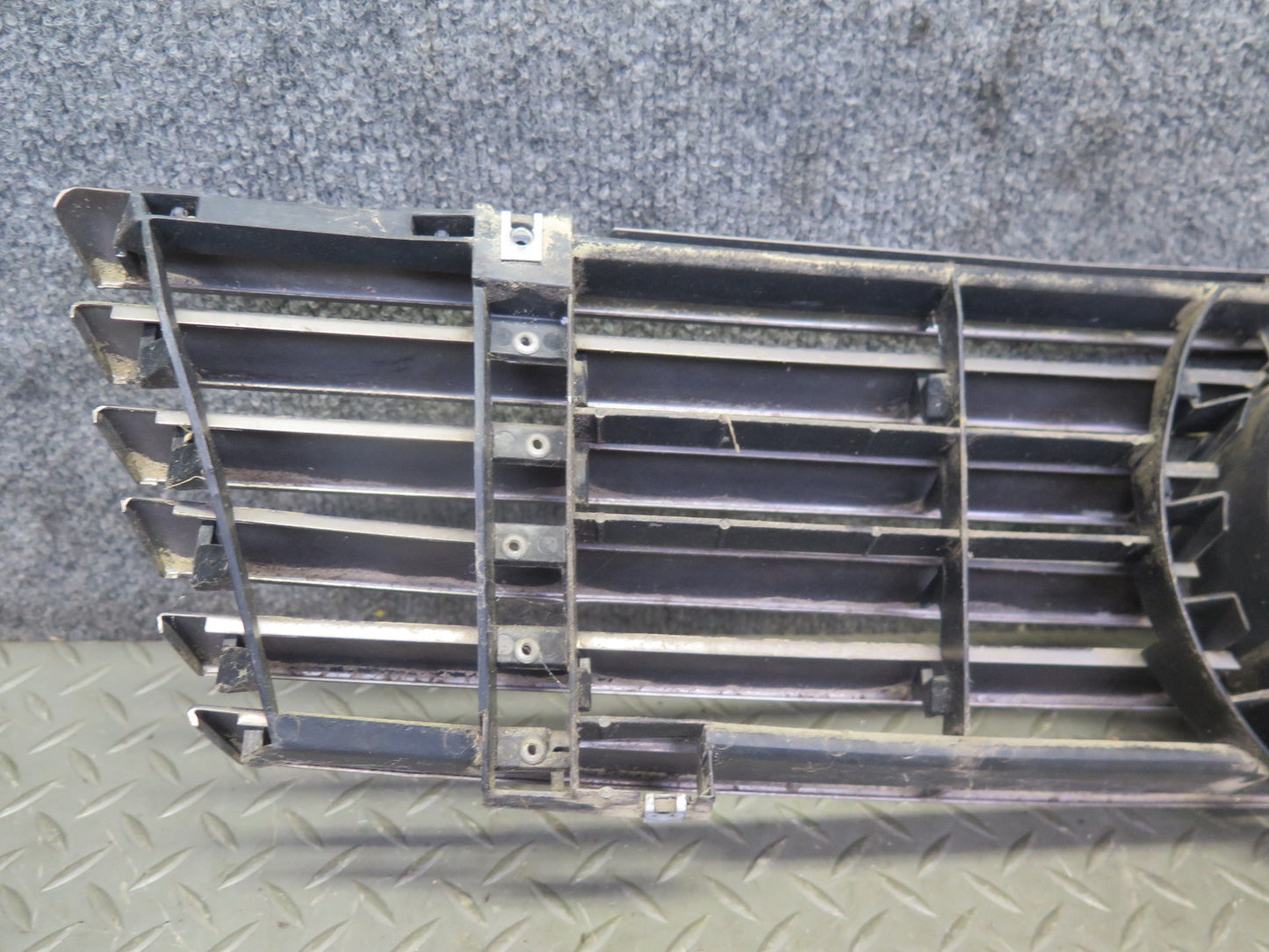 94-02 Mercedes R129 Sl-class Front Hood Radiator Grille w Emblem OEM