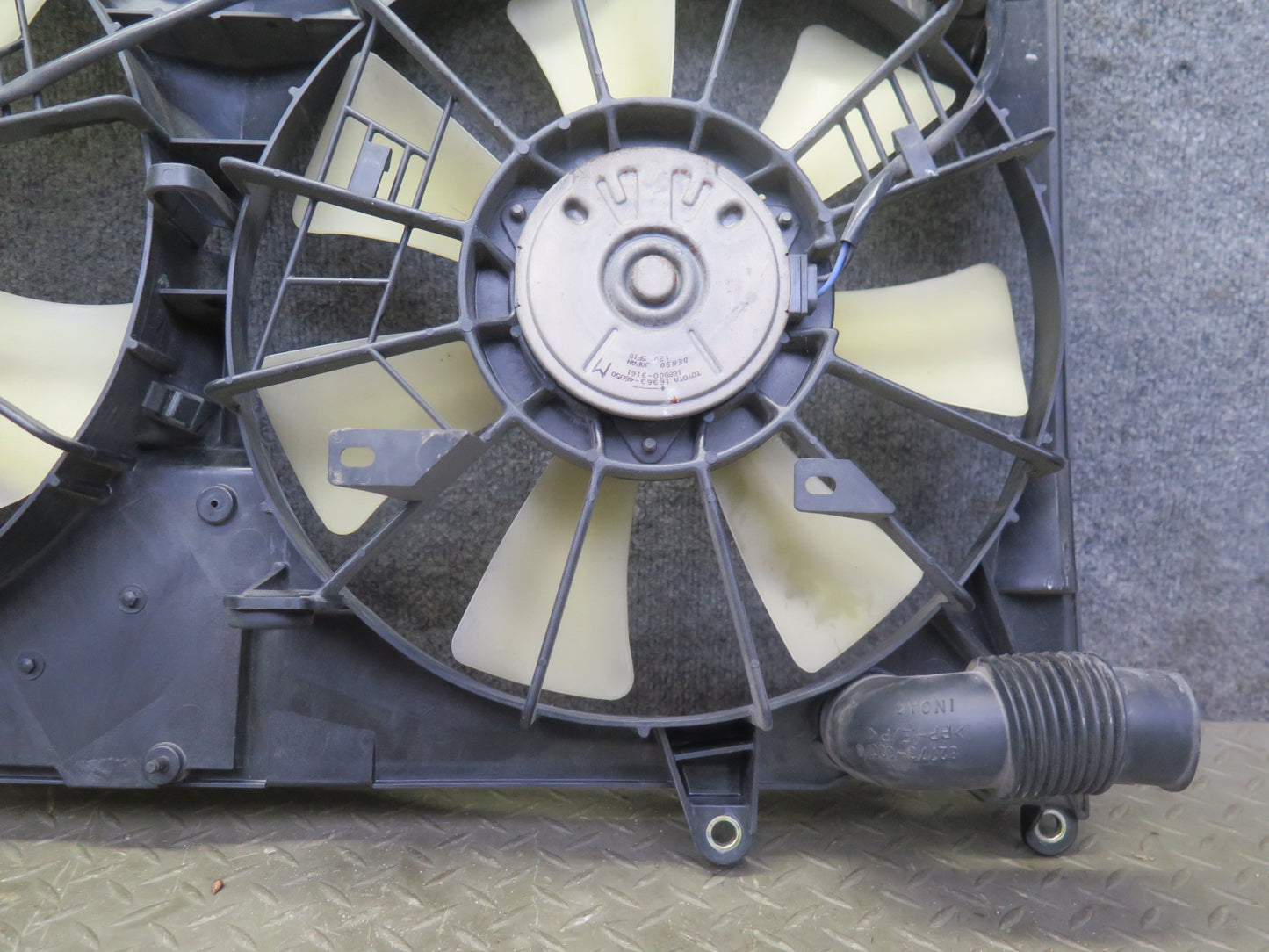 01-05 Lexus UZS161L GS430 Engine Cooling Fan Motor Shroud 122750-6772 OEM