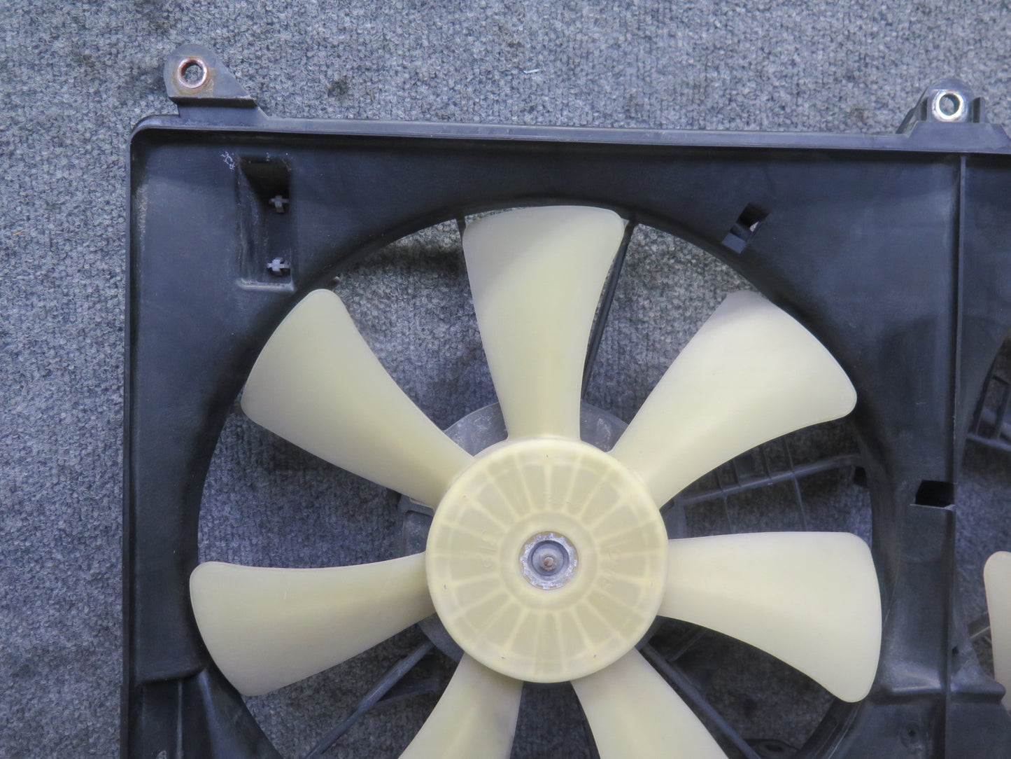 01-05 Lexus UZS161L GS430 Engine Cooling Fan Motor Shroud 122750-6772 OEM