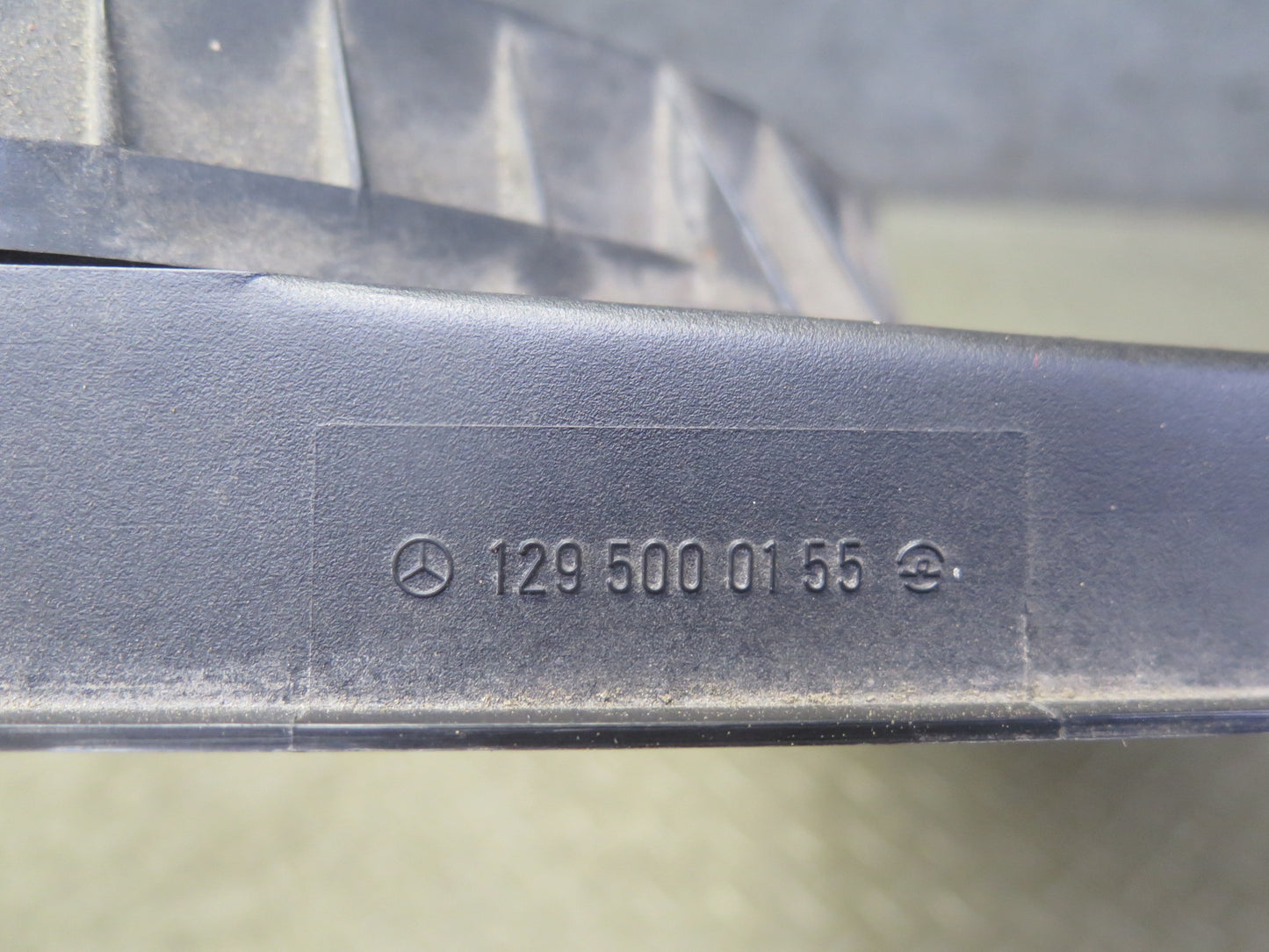 1998 Mercedes R129 SL500 Engine Radiator Fan Shroud 1295000155 OEM