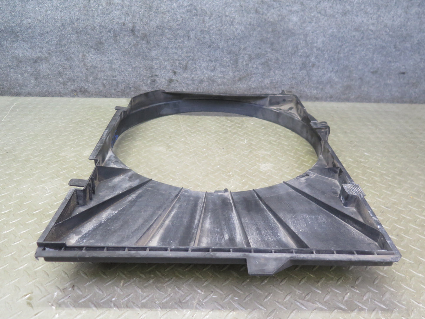 1998 Mercedes R129 SL500 Engine Radiator Fan Shroud 1295000155 OEM