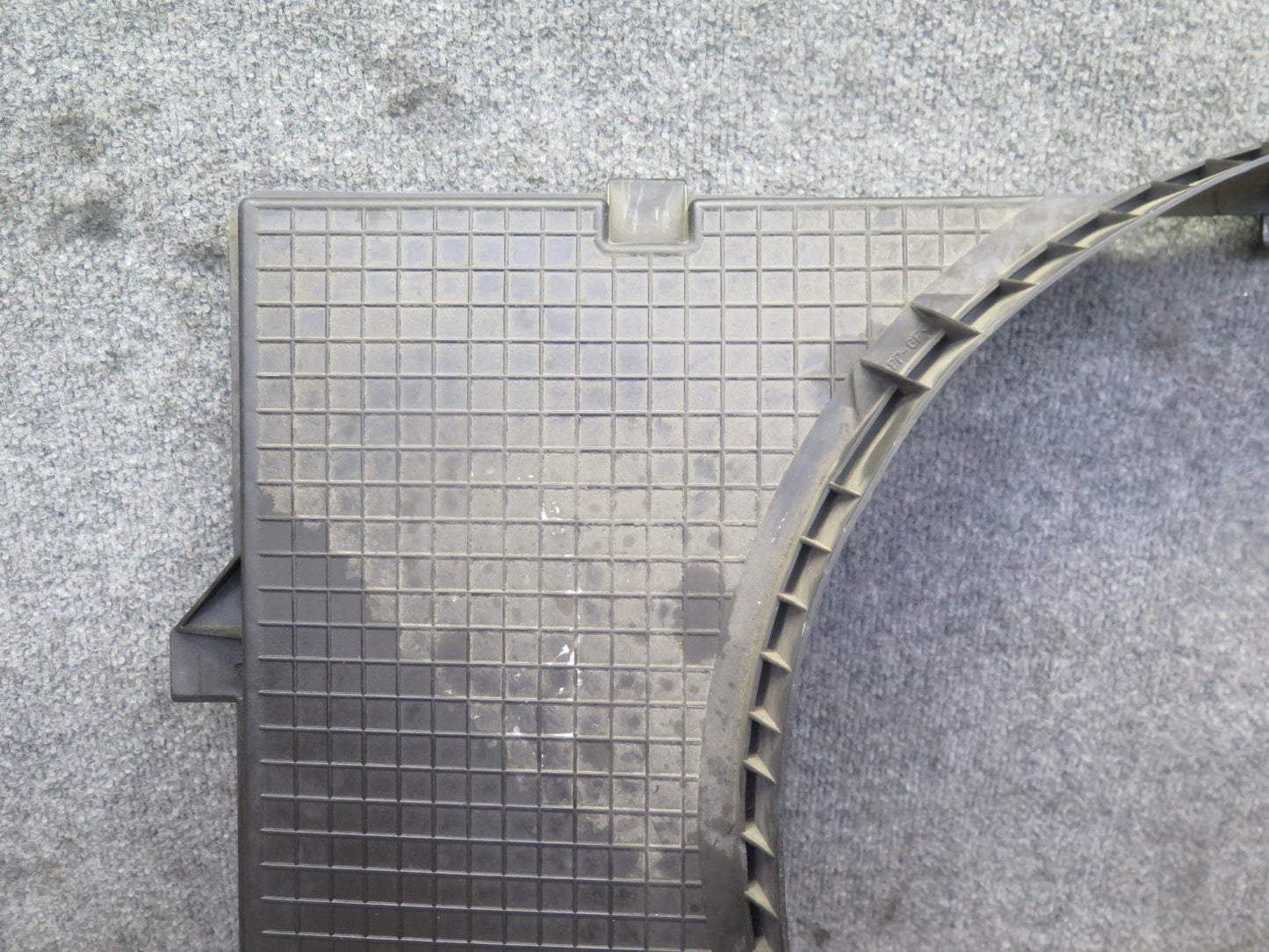 1998 Mercedes R129 SL500 Engine Radiator Fan Shroud 1295000155 OEM