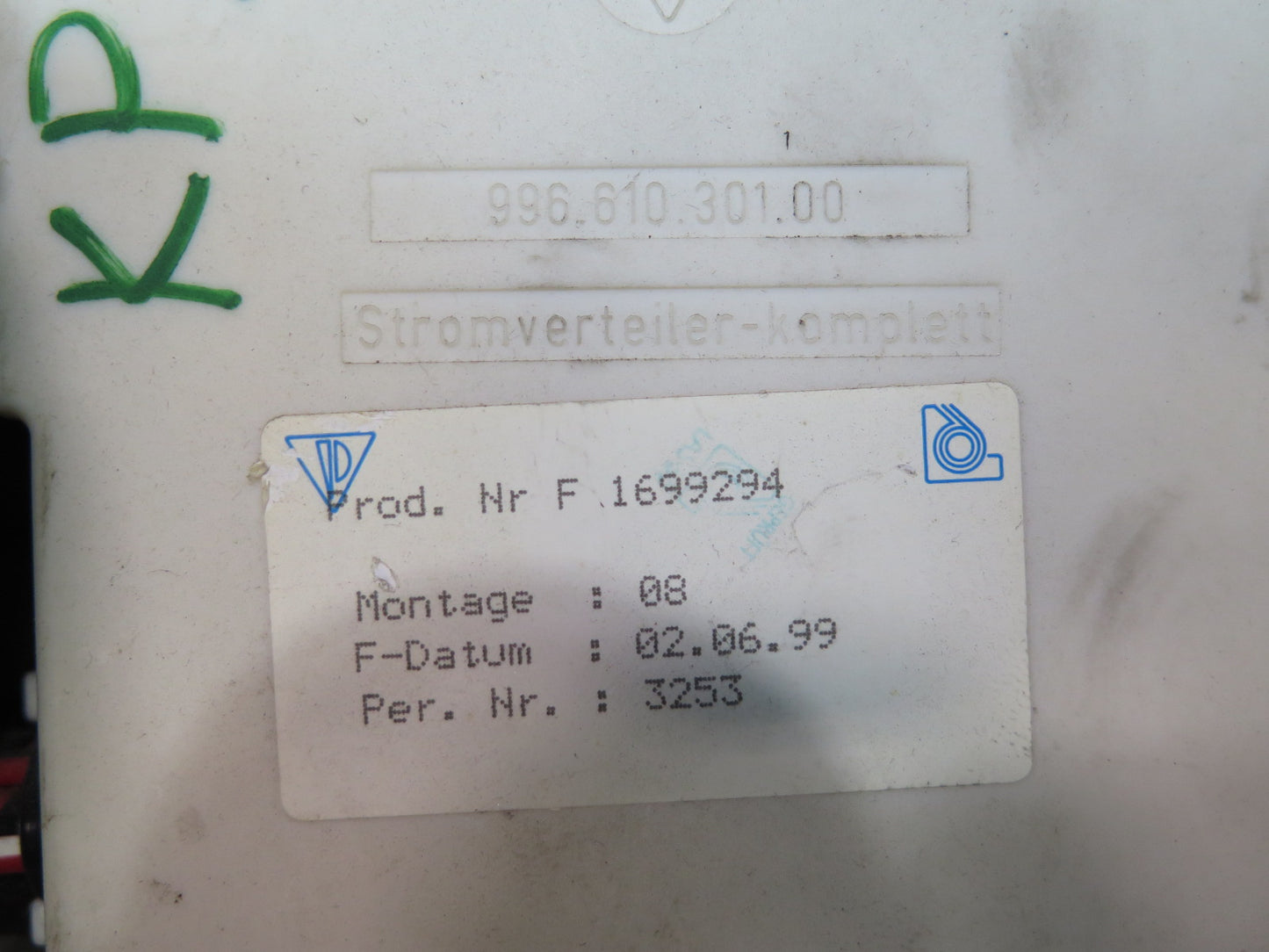 1999-2004 Porsche 911 996 Cabin Power Distribution Fuse Box 99661030300