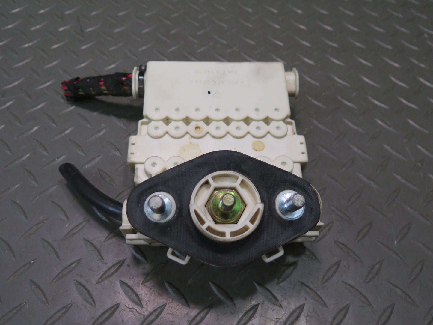 1999-2004 Porsche 911 996 Cabin Power Distribution Fuse Box 99661030300