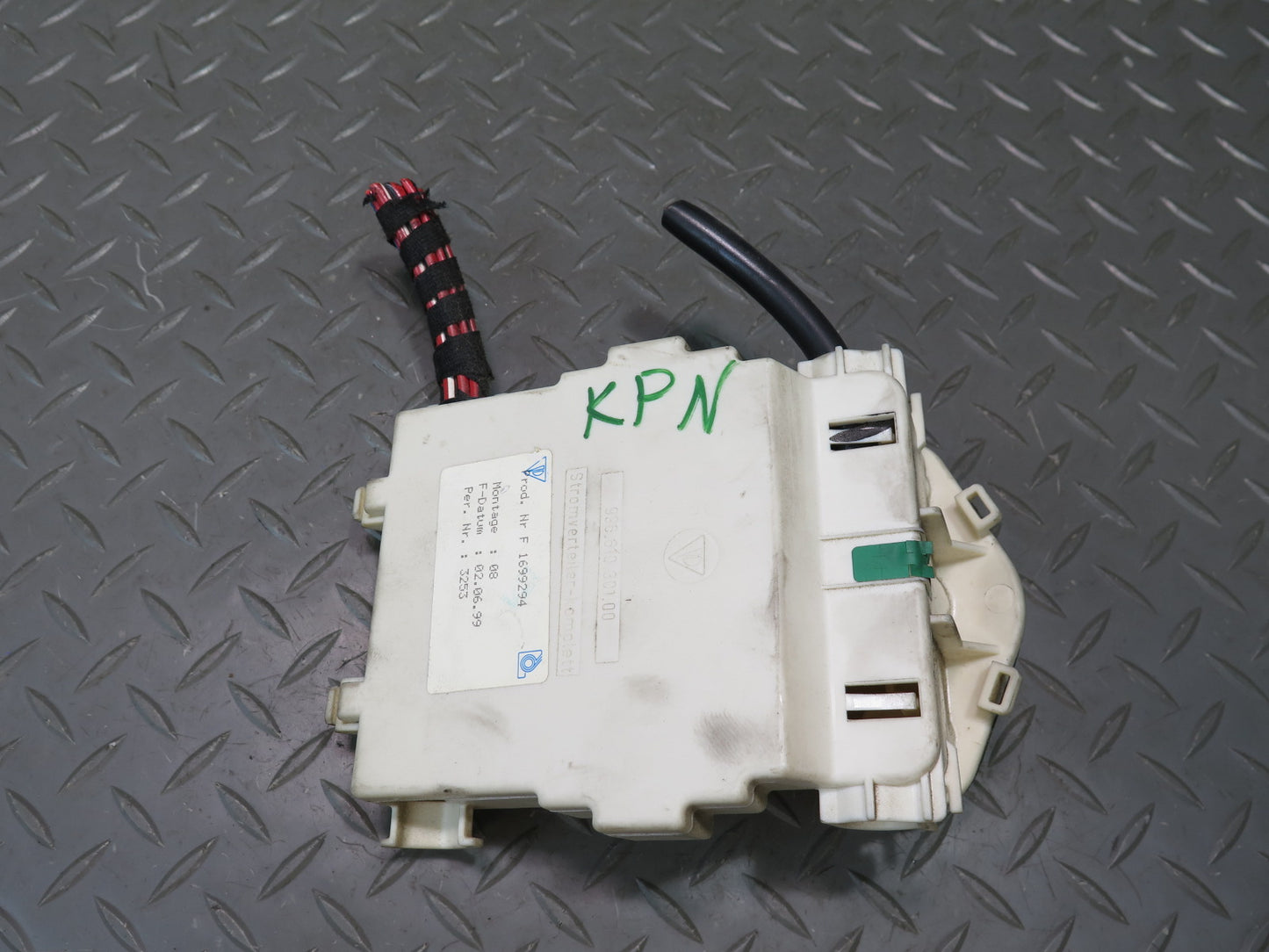 1999-2004 Porsche 911 996 Cabin Power Distribution Fuse Box 99661030300