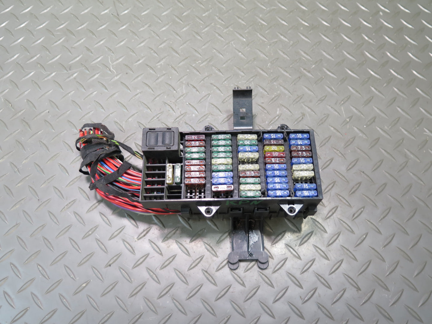 1999-2004 Porsche 911 996 Power Distribution Fuse Relay Box 99661021000