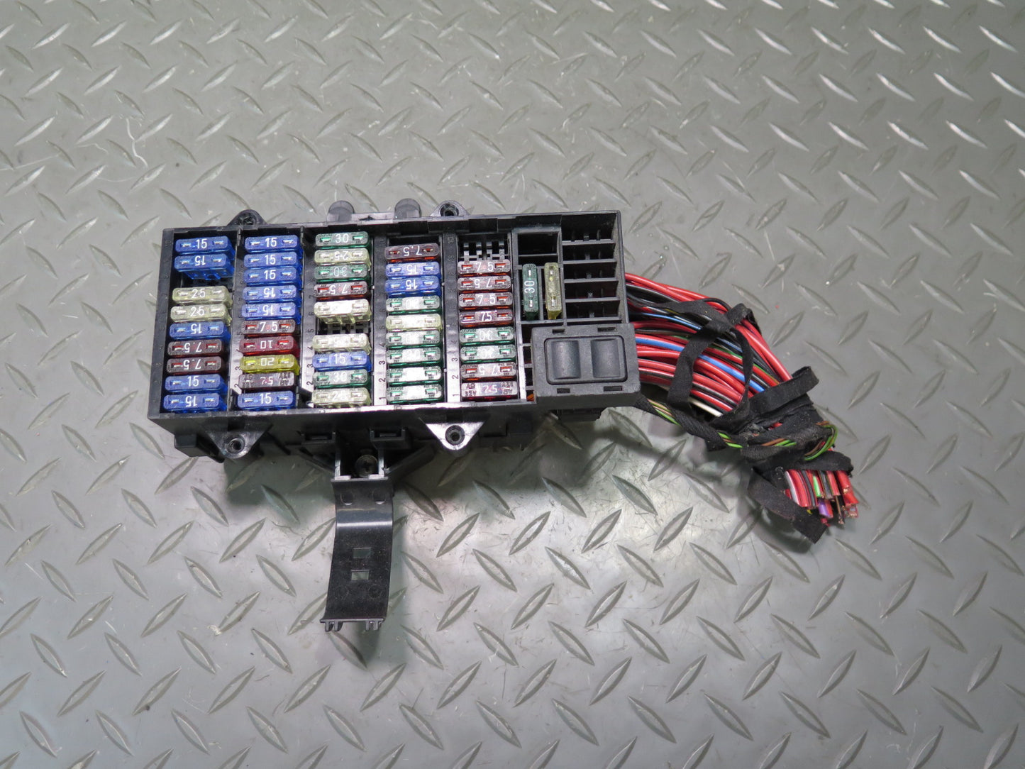 1999-2004 Porsche 911 996 Power Distribution Fuse Relay Box 99661021000