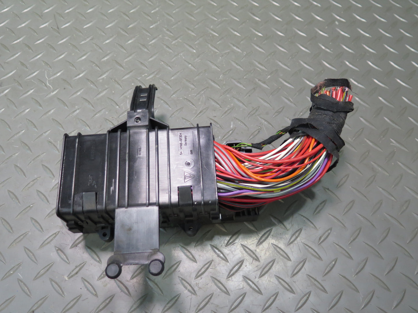 1999-2004 Porsche 911 996 Power Distribution Fuse Relay Box 99661021000