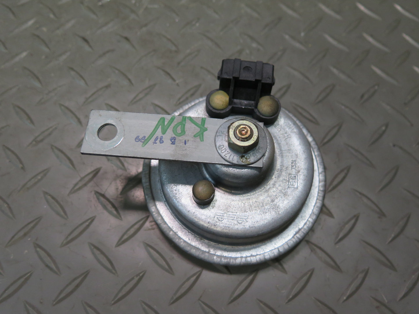 1999-2004 Porsche 911 996 Anti Theft Alarm Horn Siren