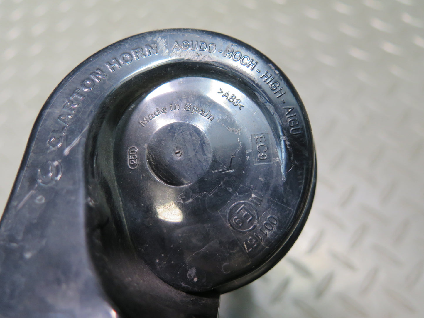 1999-2005 Porsche 911 996 High & Low Tone Note Pitch Horn Signal Bracket Set