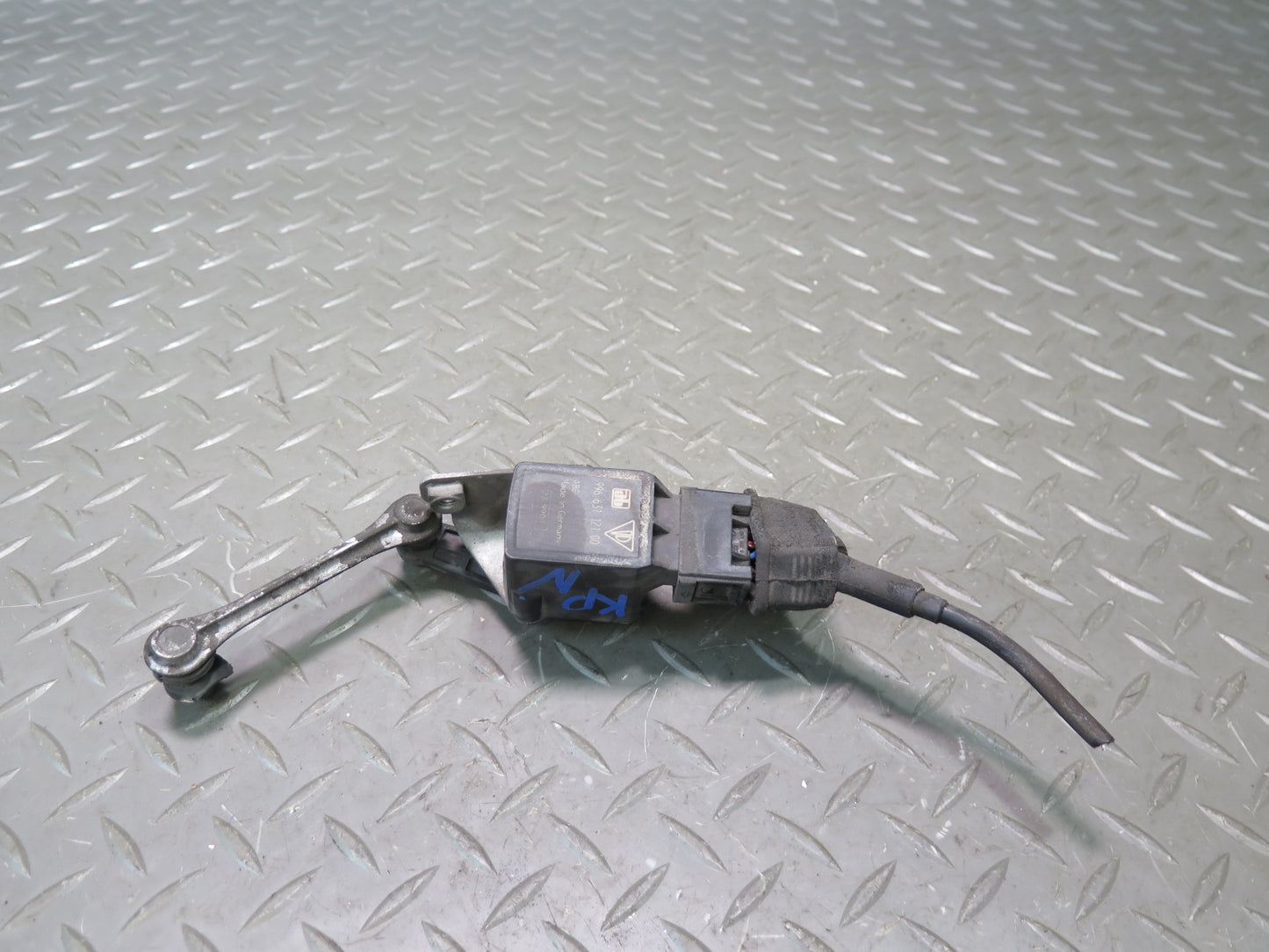 1999-2004 Porsche 911 996 Front Headlight Height Level Sensor 99663112100