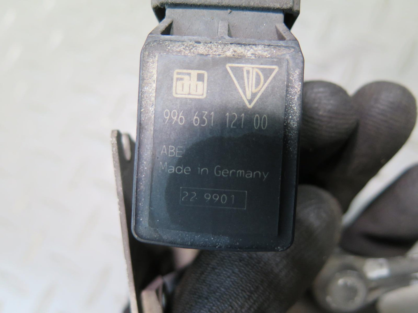 1999-2004 Porsche 911 996 Front Headlight Height Level Sensor 99663112100