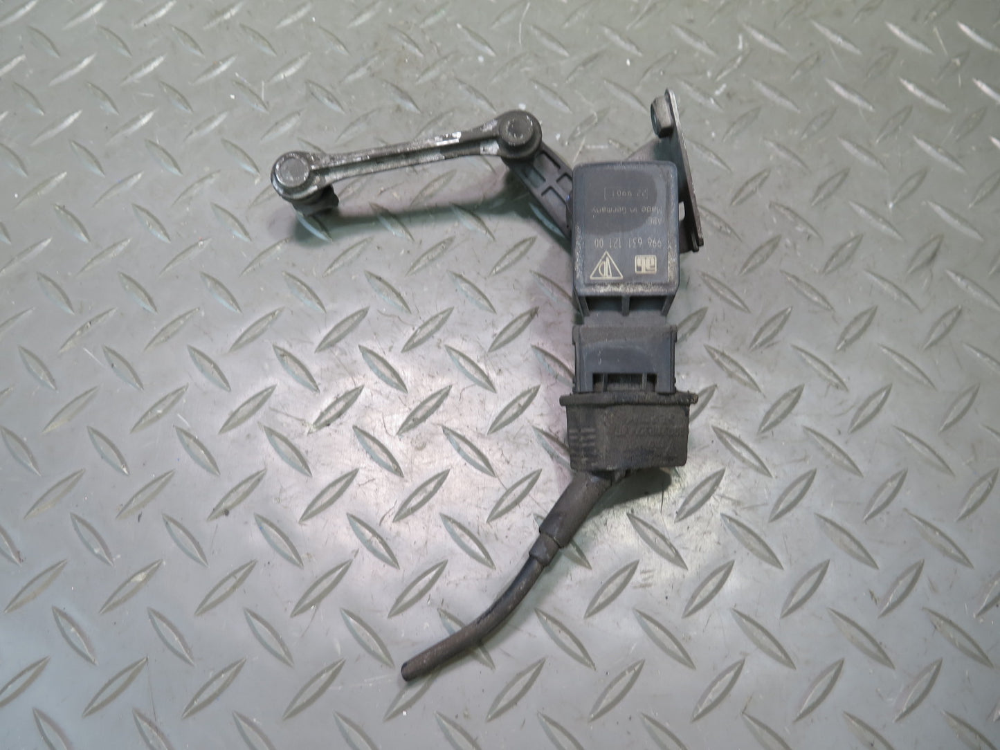 1999-2004 Porsche 911 996 Front Headlight Height Level Sensor 99663112100