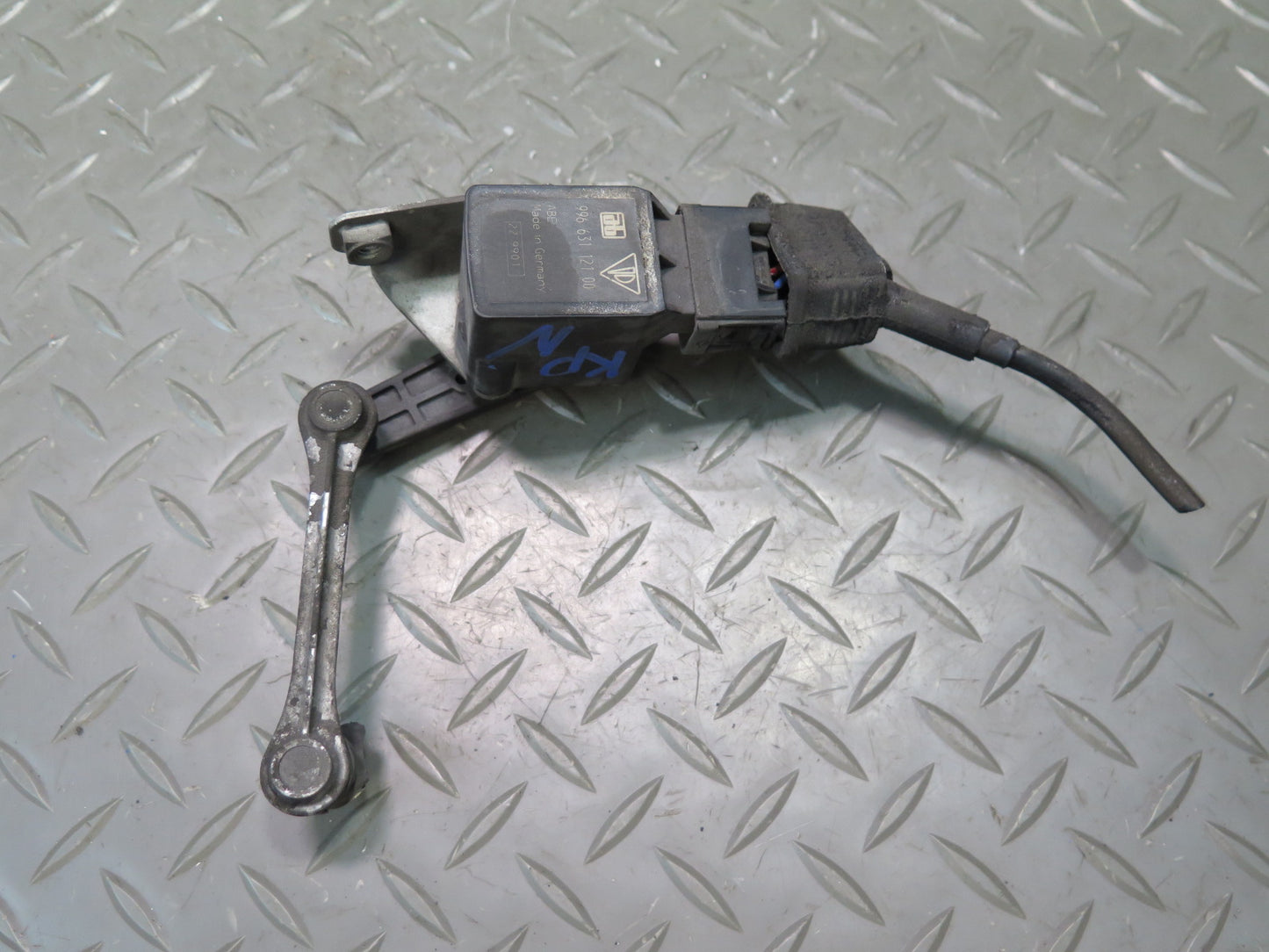 1999-2004 Porsche 911 996 Front Headlight Height Level Sensor 99663112100