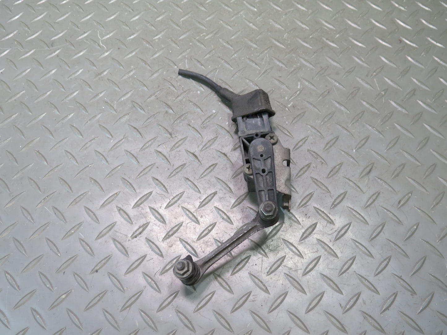 1999-2004 Porsche 911 996 Front Headlight Height Level Sensor 99663112100