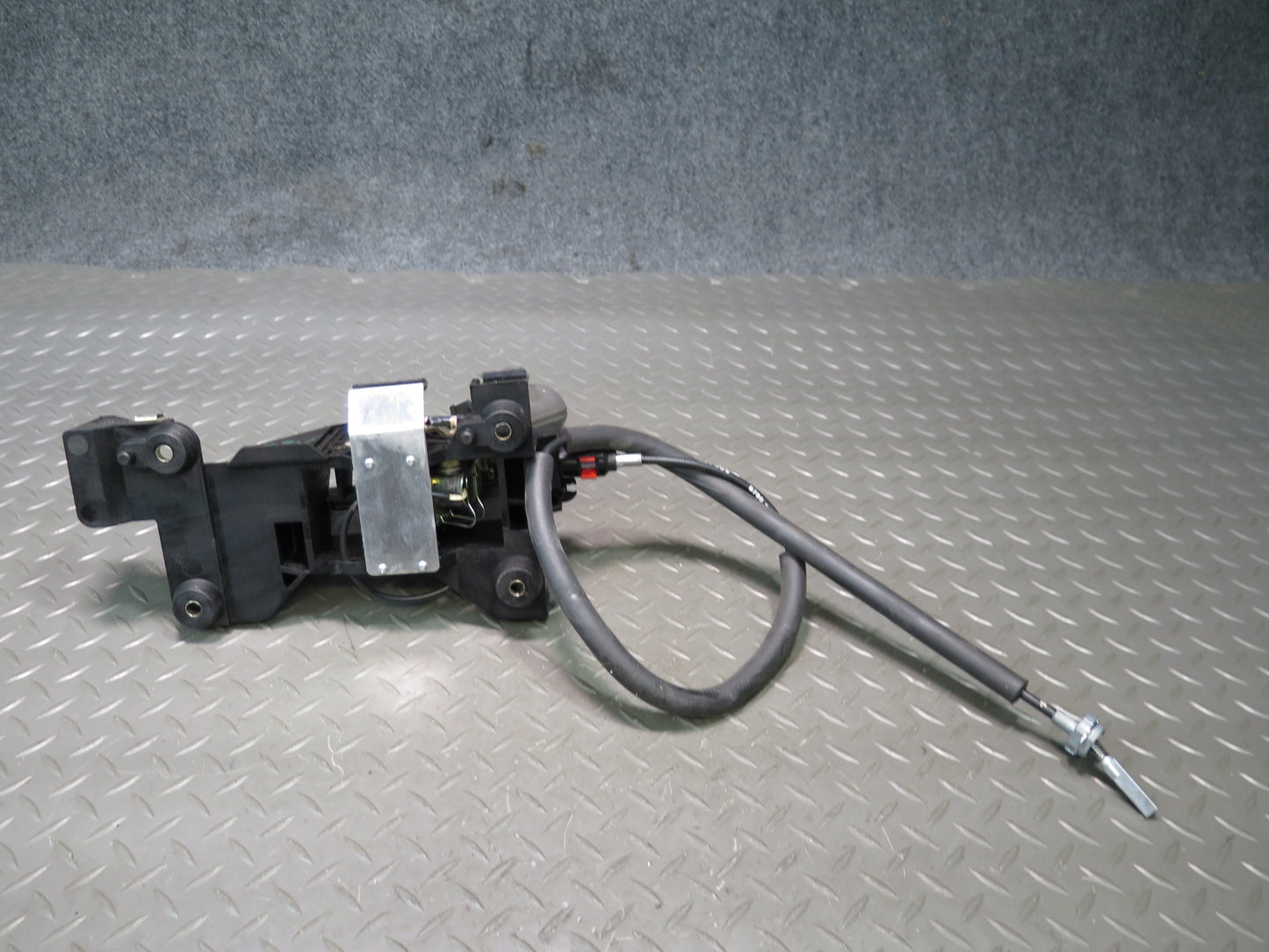 1999-2004 Porsche 911 996 Automatic Transmission Shifter w Cable 99642601107