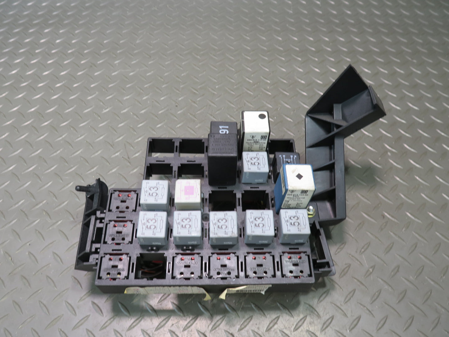 1999 Porsche 911 996 Junction Fuse Relay Box Module Unit