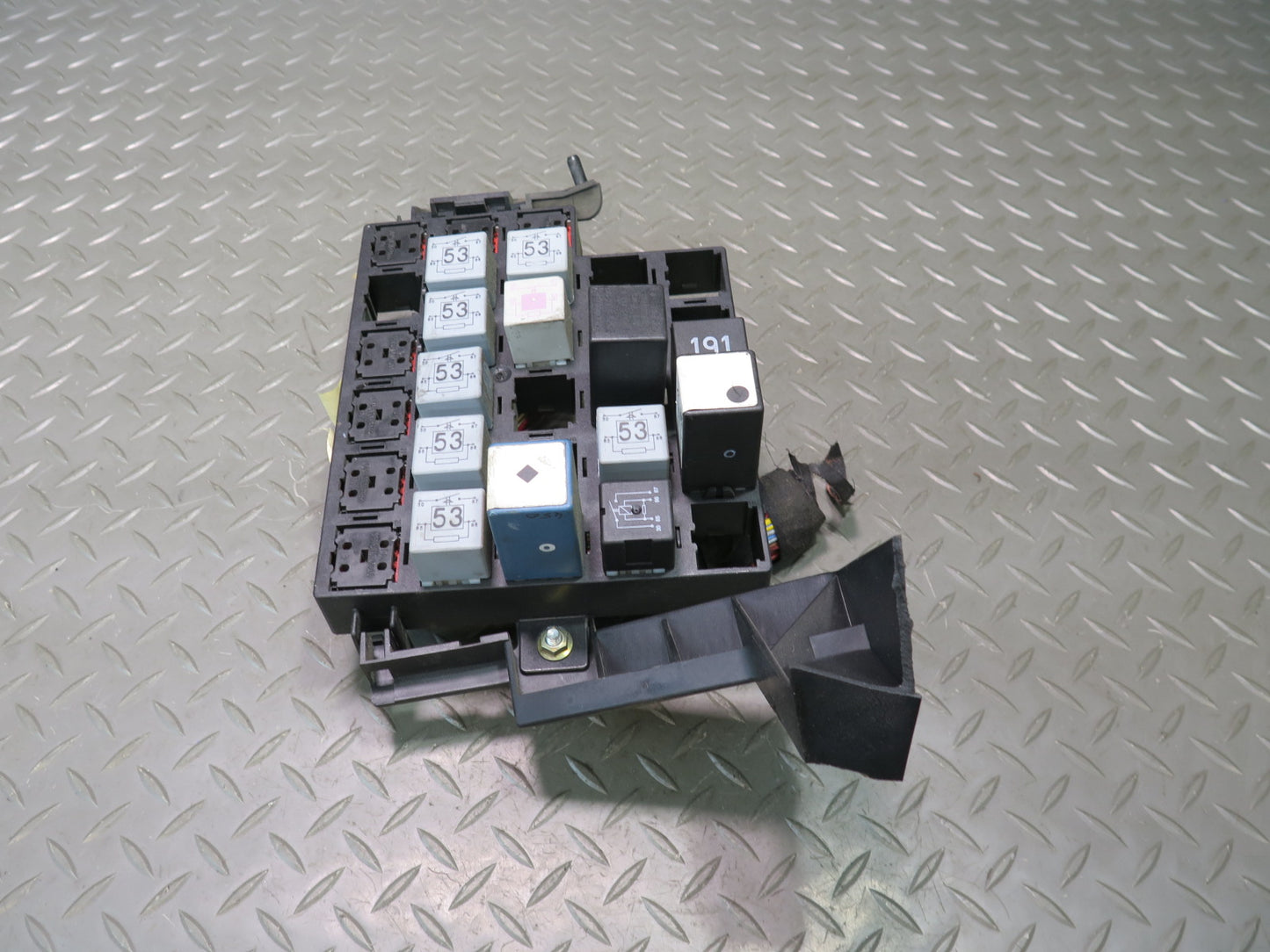 1999 Porsche 911 996 Junction Fuse Relay Box Module Unit