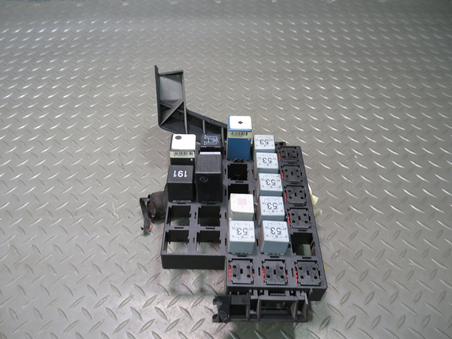 1999 Porsche 911 996 Junction Fuse Relay Box Module Unit