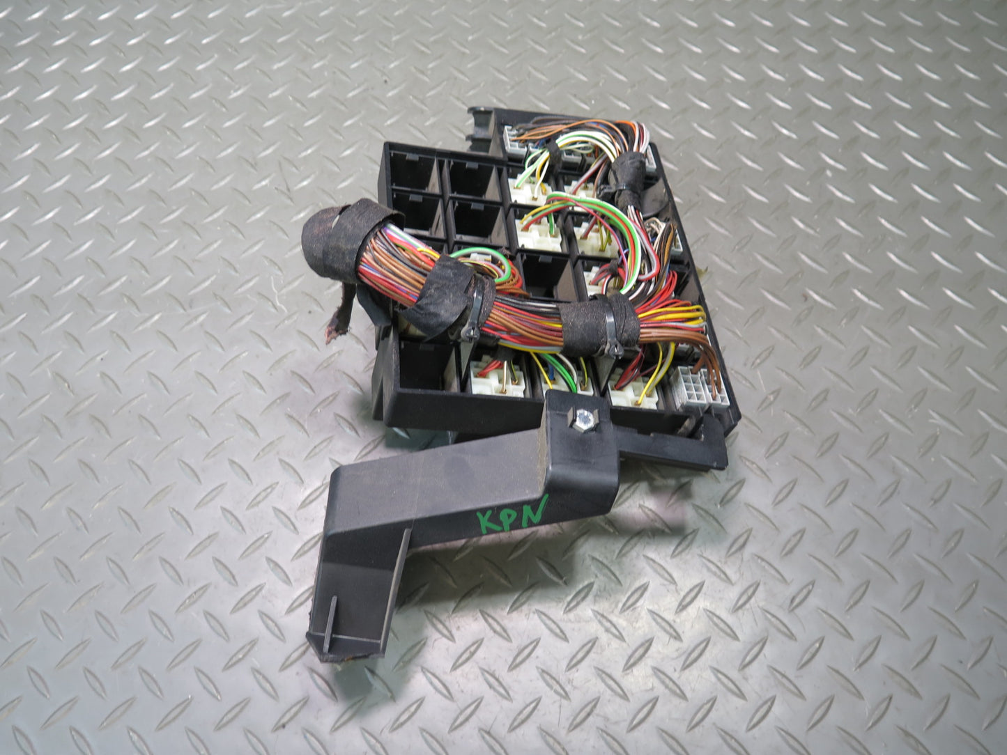 1999 Porsche 911 996 Junction Fuse Relay Box Module Unit