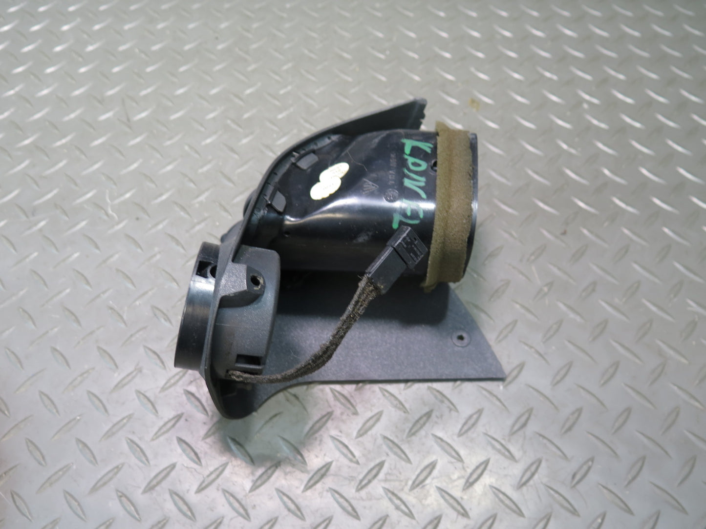 1999 Porsche 911 996 Dash Front Left & Right A/C Air Vent Grille Set of 2