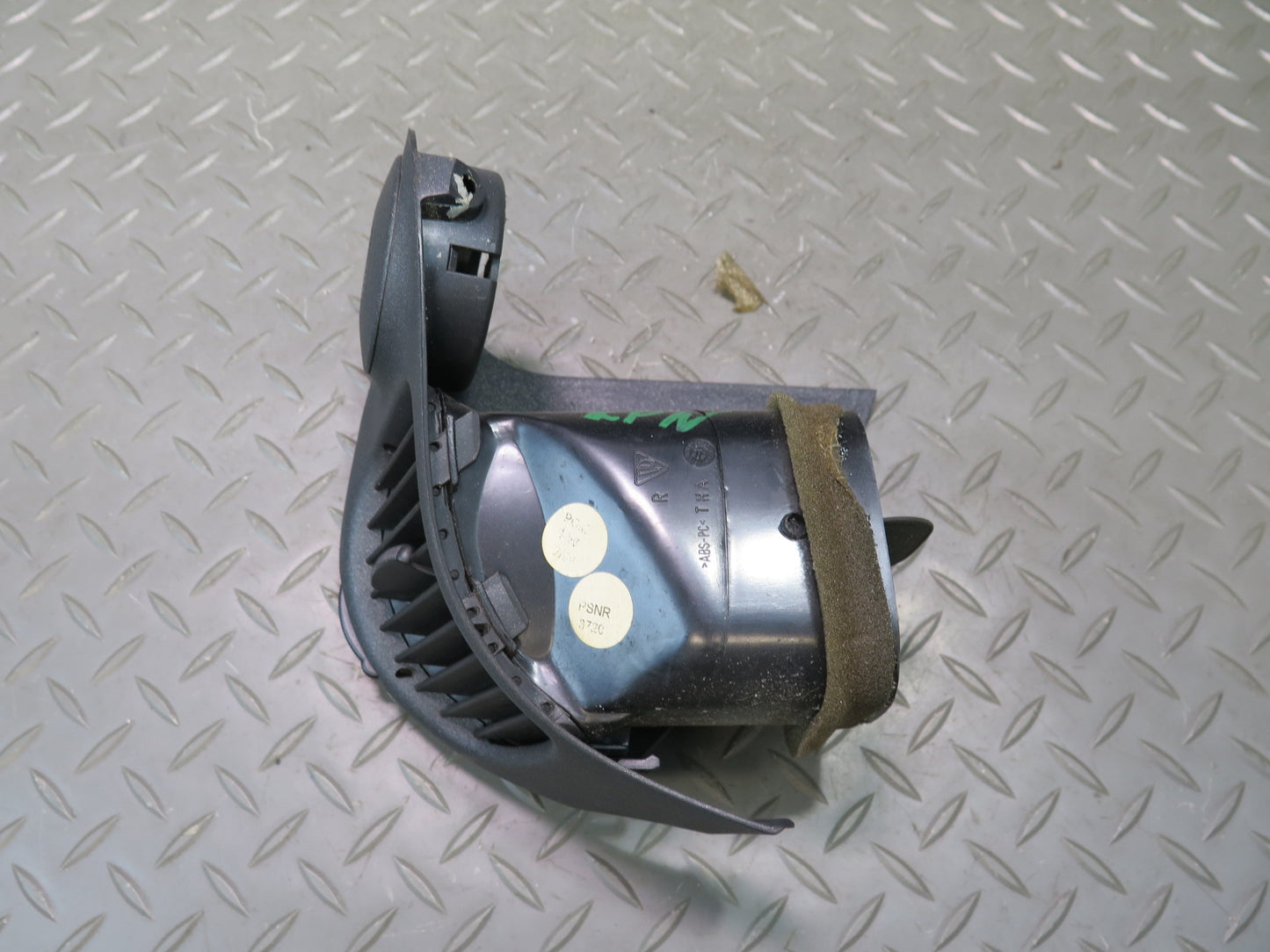 1999 Porsche 911 996 Dash Front Left & Right A/C Air Vent Grille Set of 2