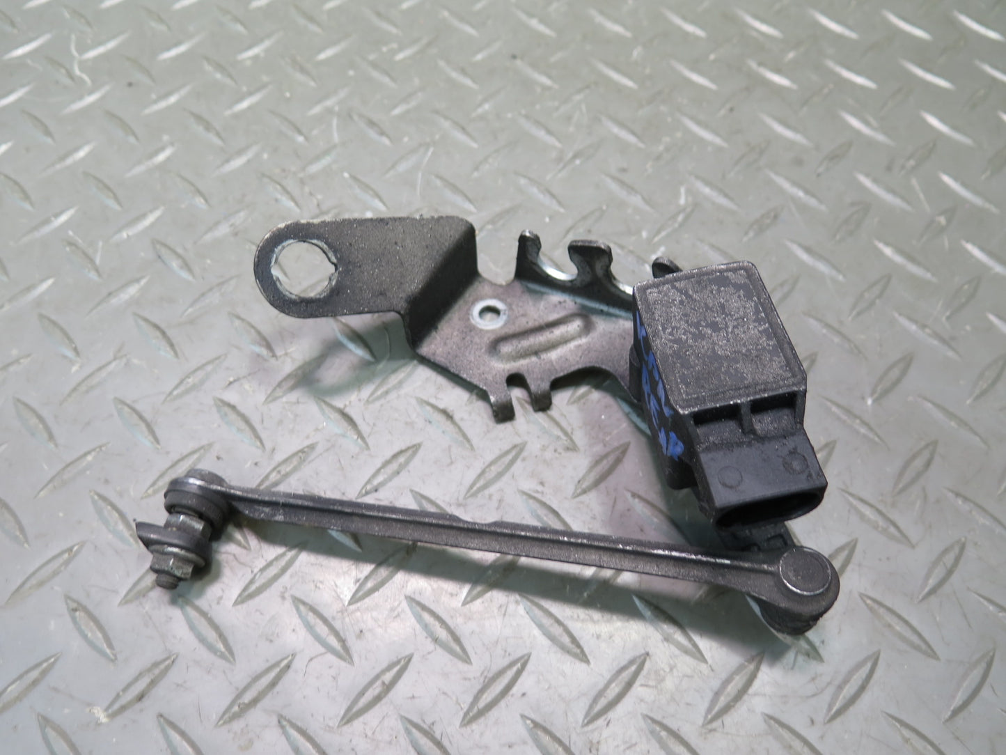 1999-2004 Porsche 911 996 Rear Suspension Height Level Sensor