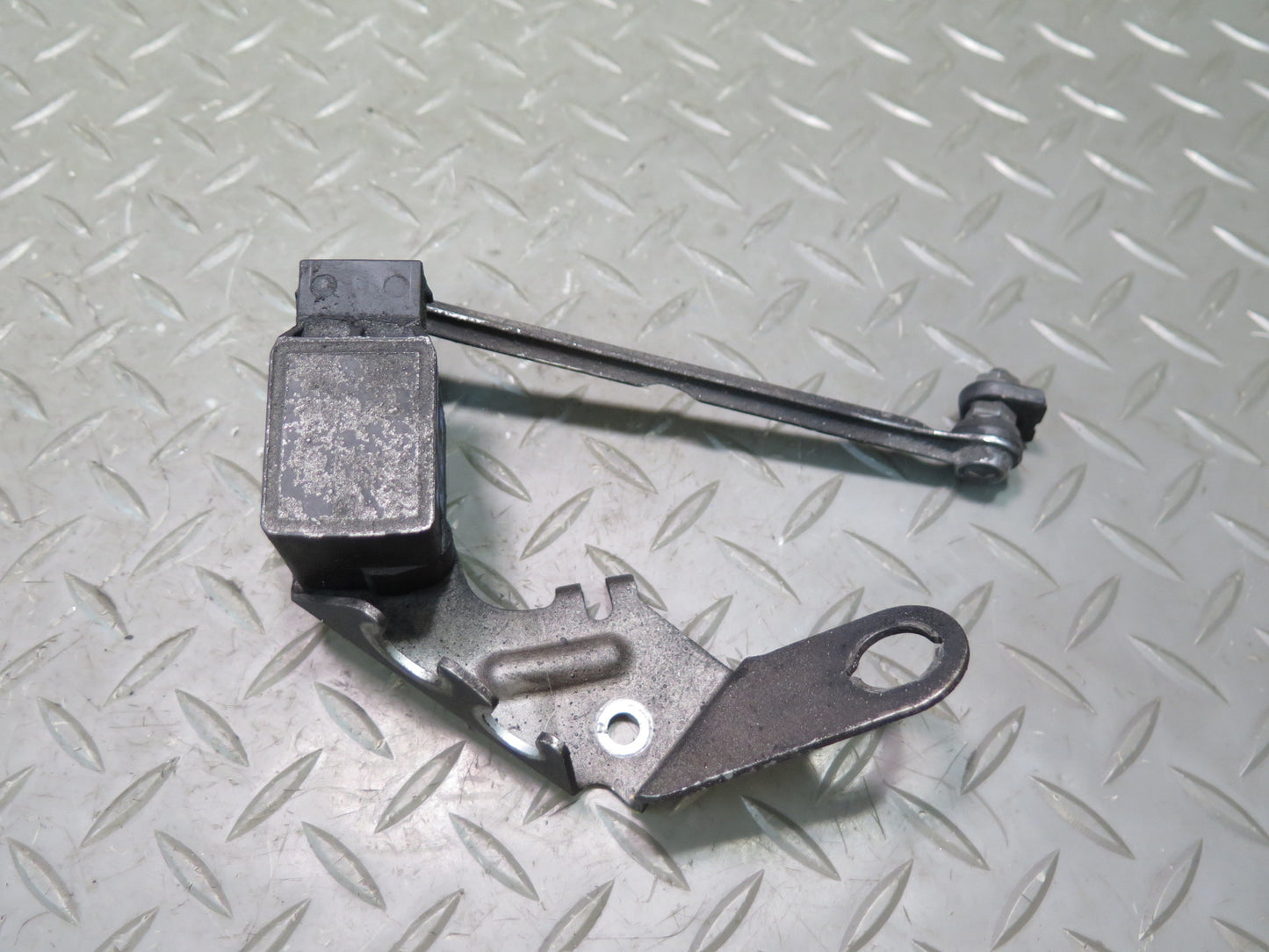 1999-2004 Porsche 911 996 Rear Suspension Height Level Sensor