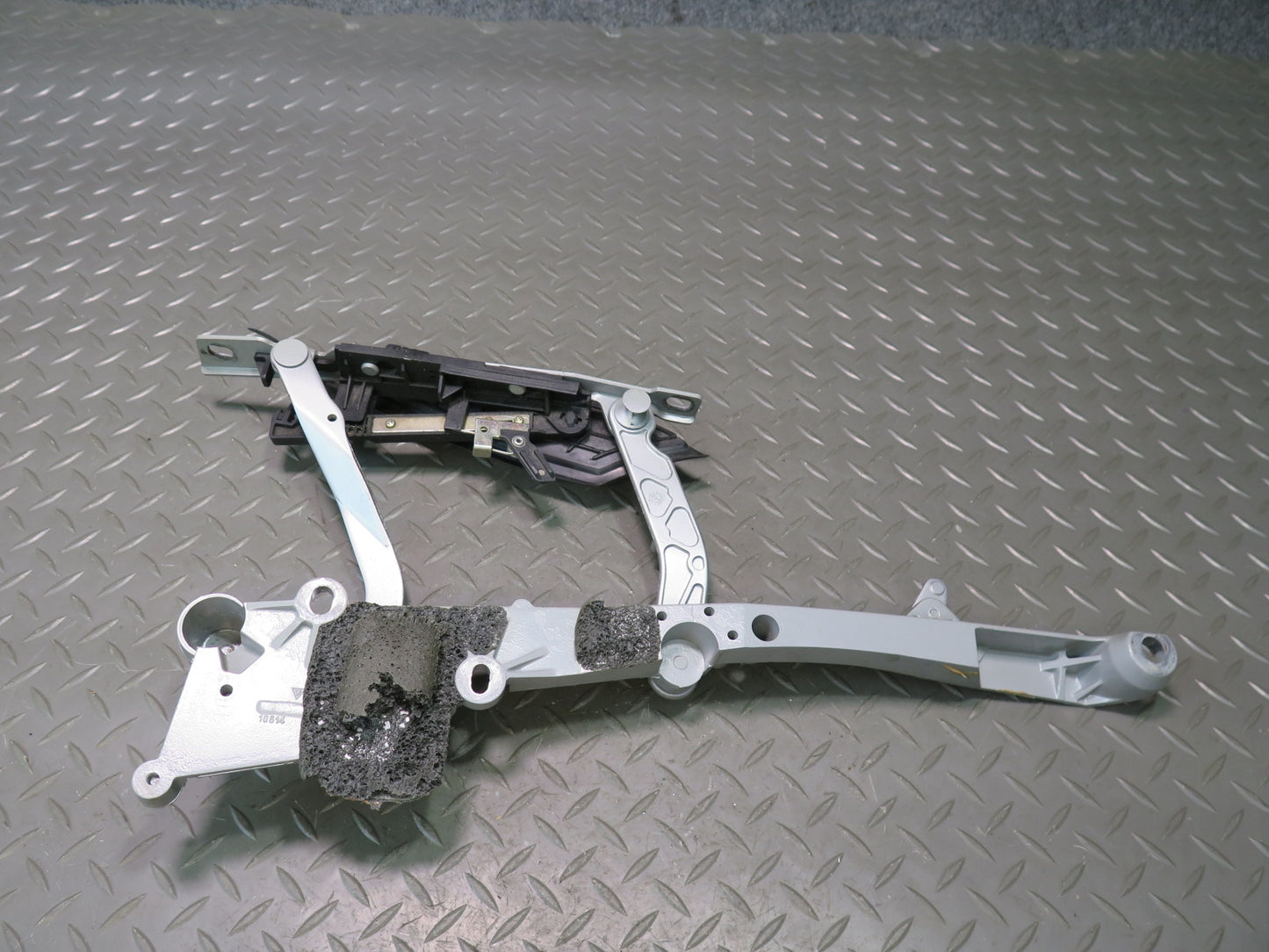 1999-2004 Porsche 911 996 Convertible TOP Roof Left & Right Hinge Set of 2