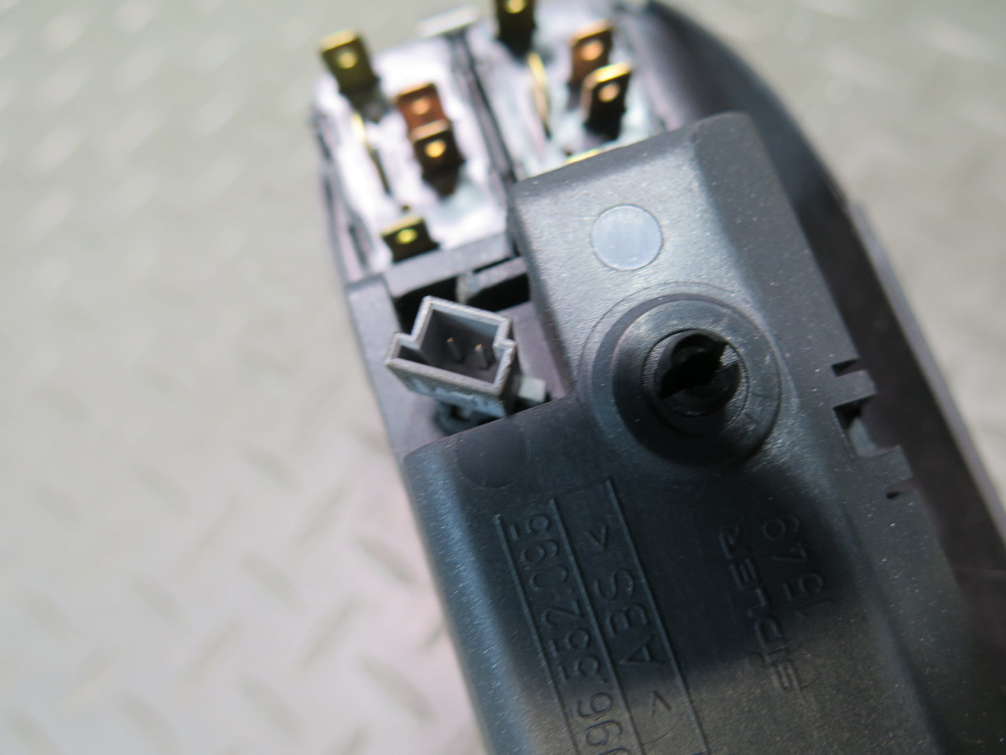 1999-2000 Porsche 911 996 Convertible Center Console Ashtray Window Switch Trim