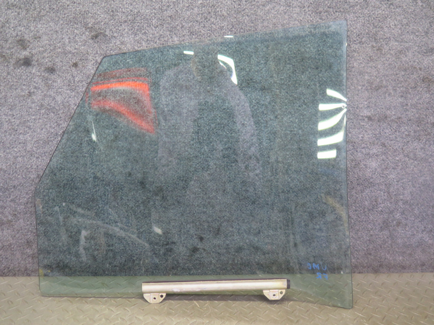 75-76 Mercedes W115 300SD Sedan Front Right Door Glass Window OEM