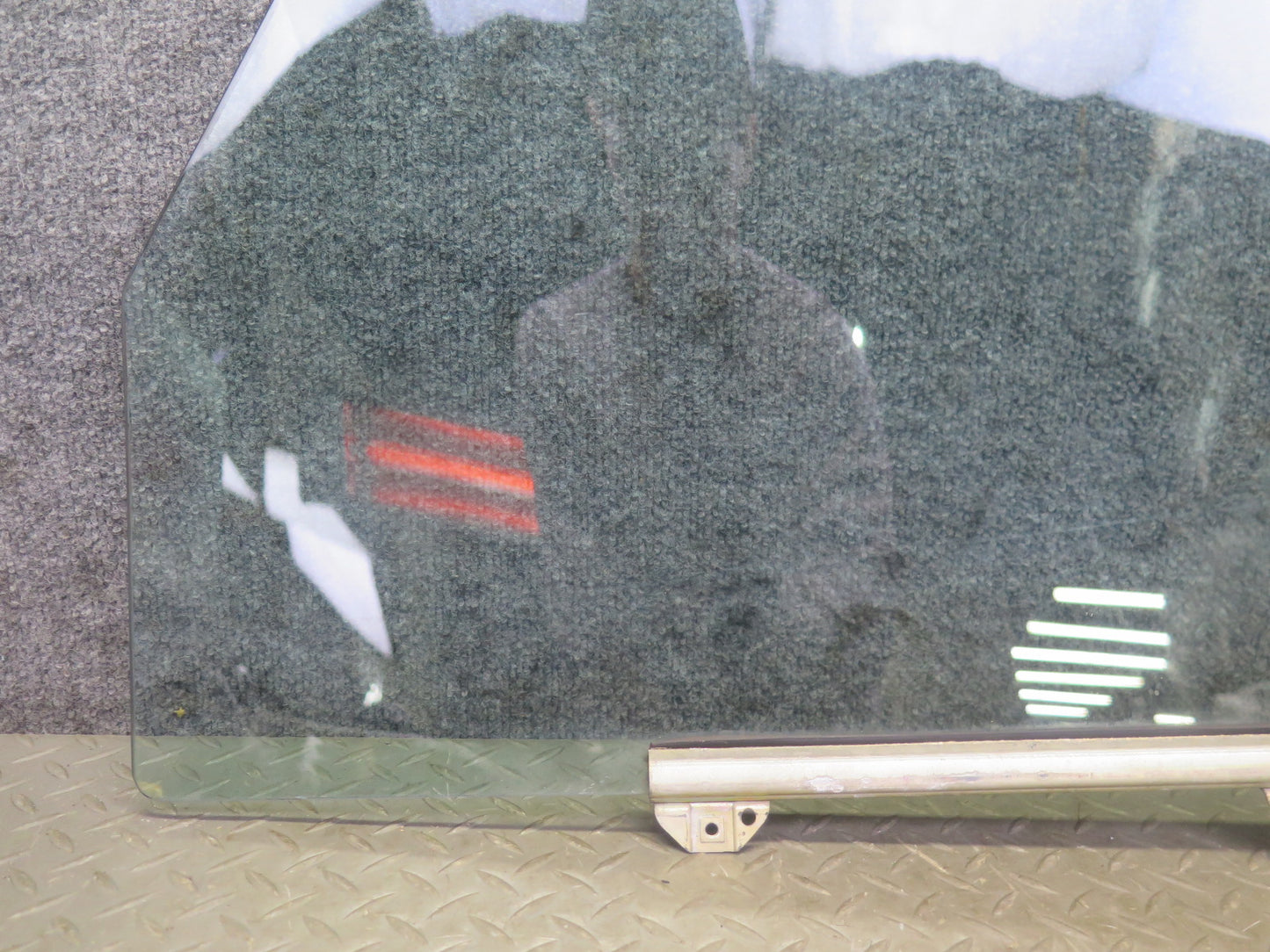 75-76 Mercedes W115 300SD Sedan Front Right Door Glass Window OEM