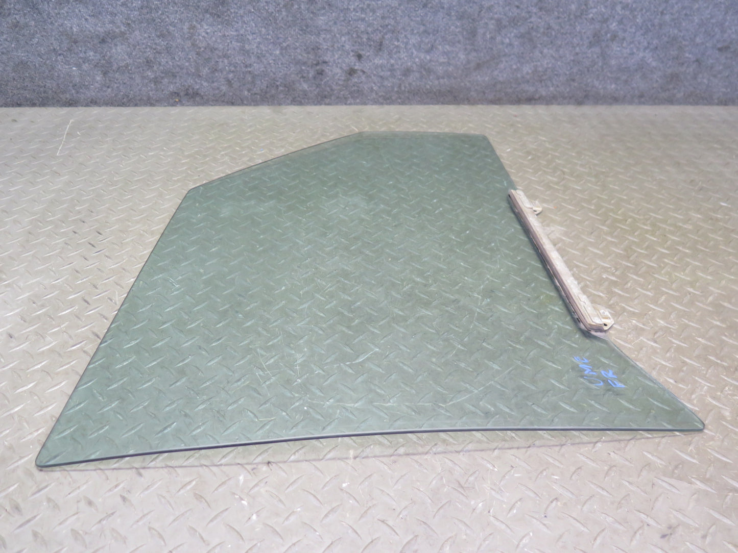 75-76 Mercedes W115 300SD Sedan Front Right Door Glass Window OEM