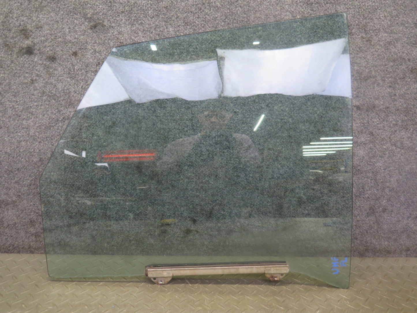 75-76 Mercedes W115 300SD Sedan Front Left Door Glass Window OEM