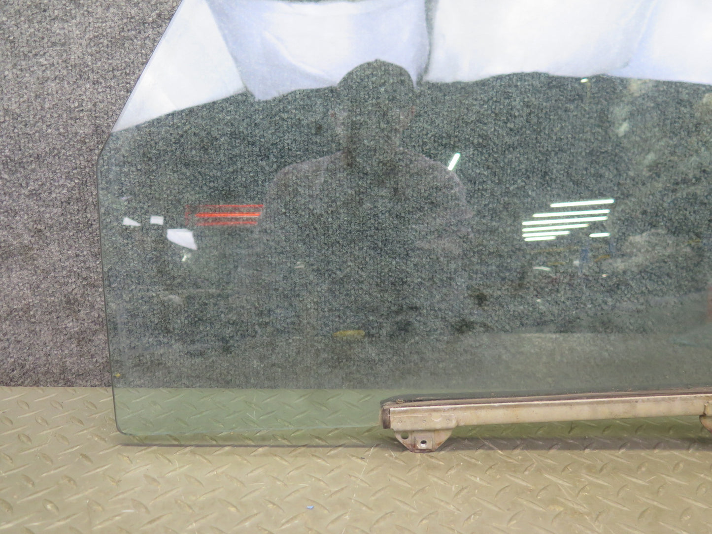 75-76 Mercedes W115 300SD Sedan Front Left Door Glass Window OEM