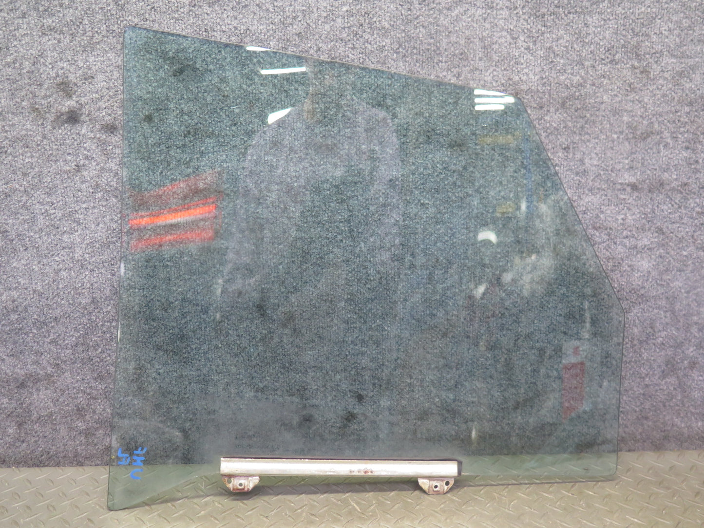 75-76 Mercedes W115 300SD Sedan Front Left Door Glass Window OEM