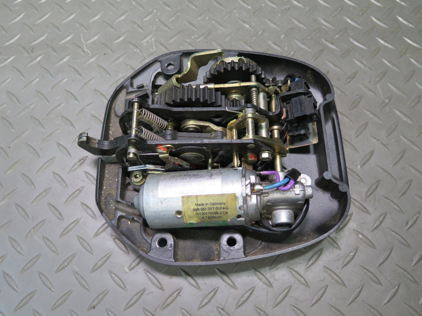 1999-2004 Porsche 911 996 Convertible TOP Roof Lock Latch Motor Assembly