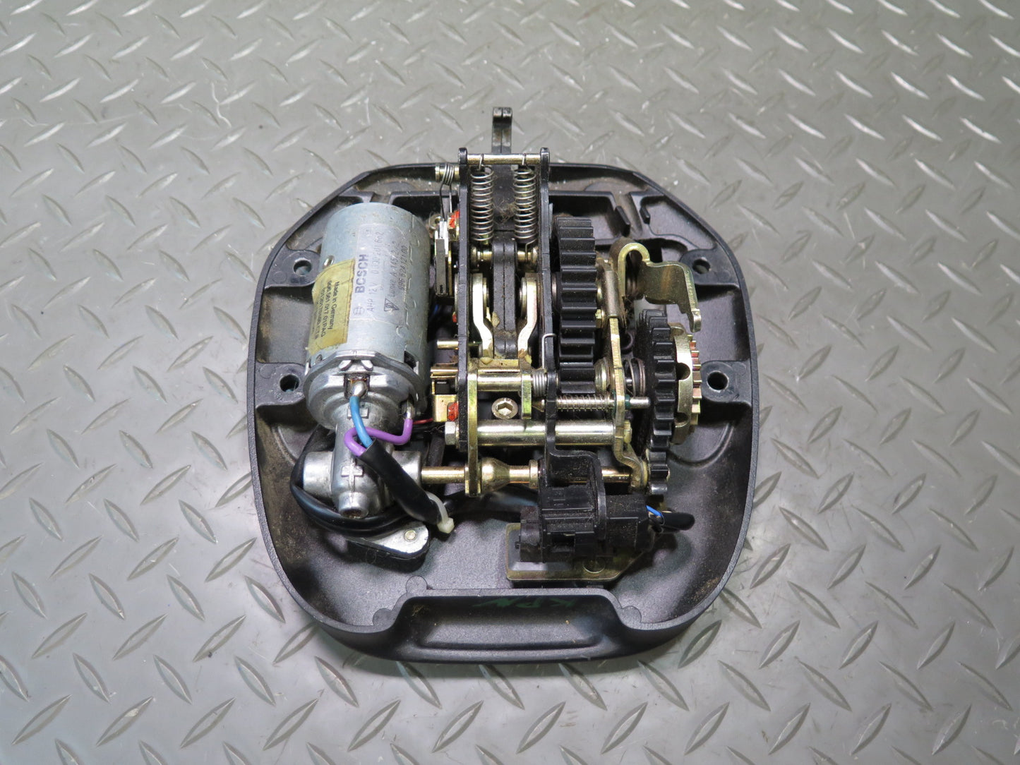 1999-2004 Porsche 911 996 Convertible TOP Roof Lock Latch Motor Assembly